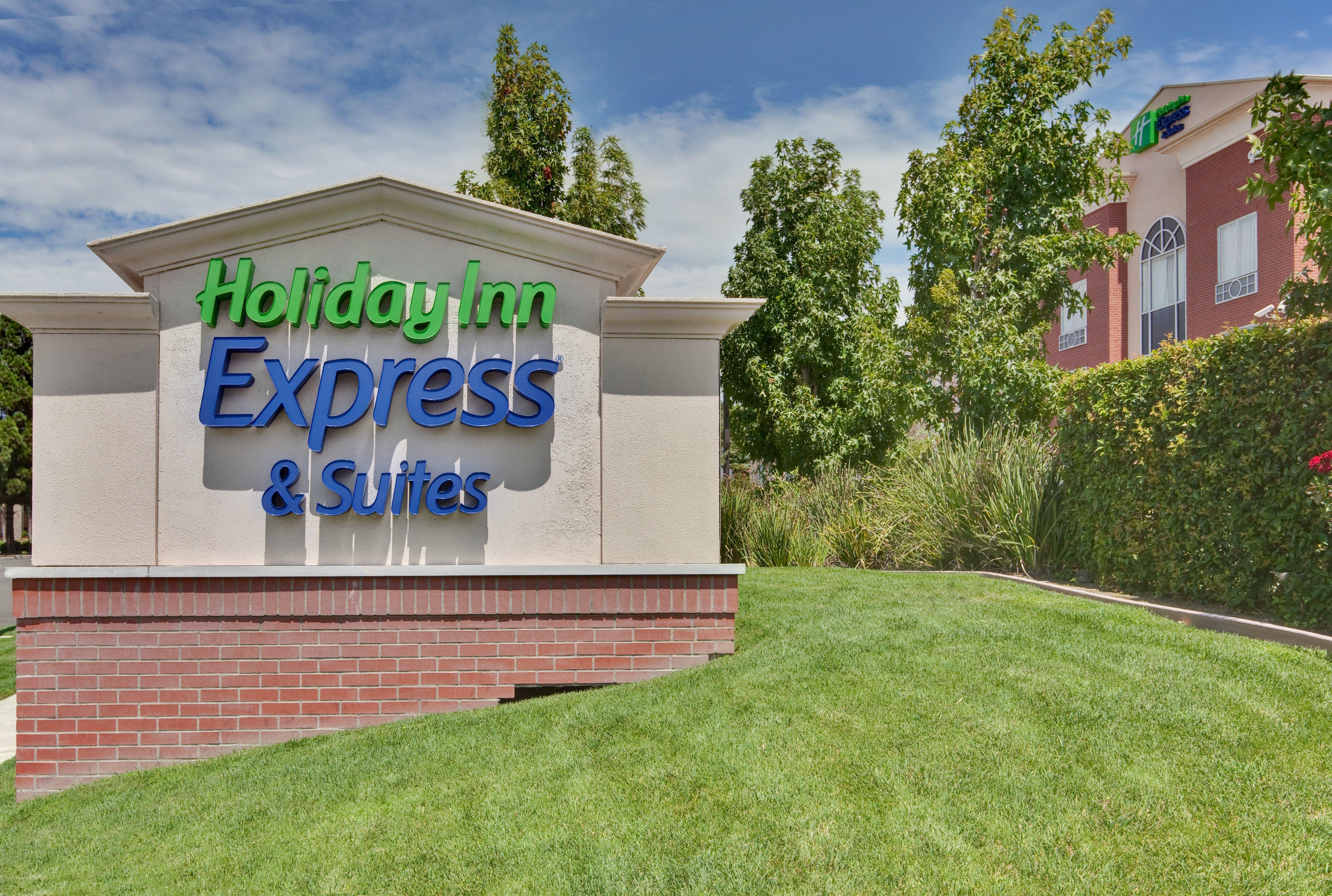 Holiday Inn Express Hotel & Suites Ontario Airport-Mills Mall, An Ihg Hotel Rancho Cucamonga Exterior photo